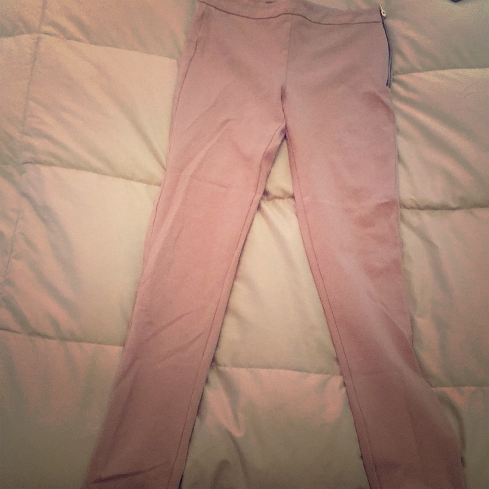 Khaki leggings with black side zipper